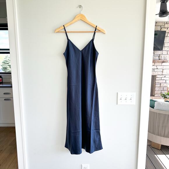 Quince Silk V-Neck Midi Dress Navy S NWT - Picture 2 of 9